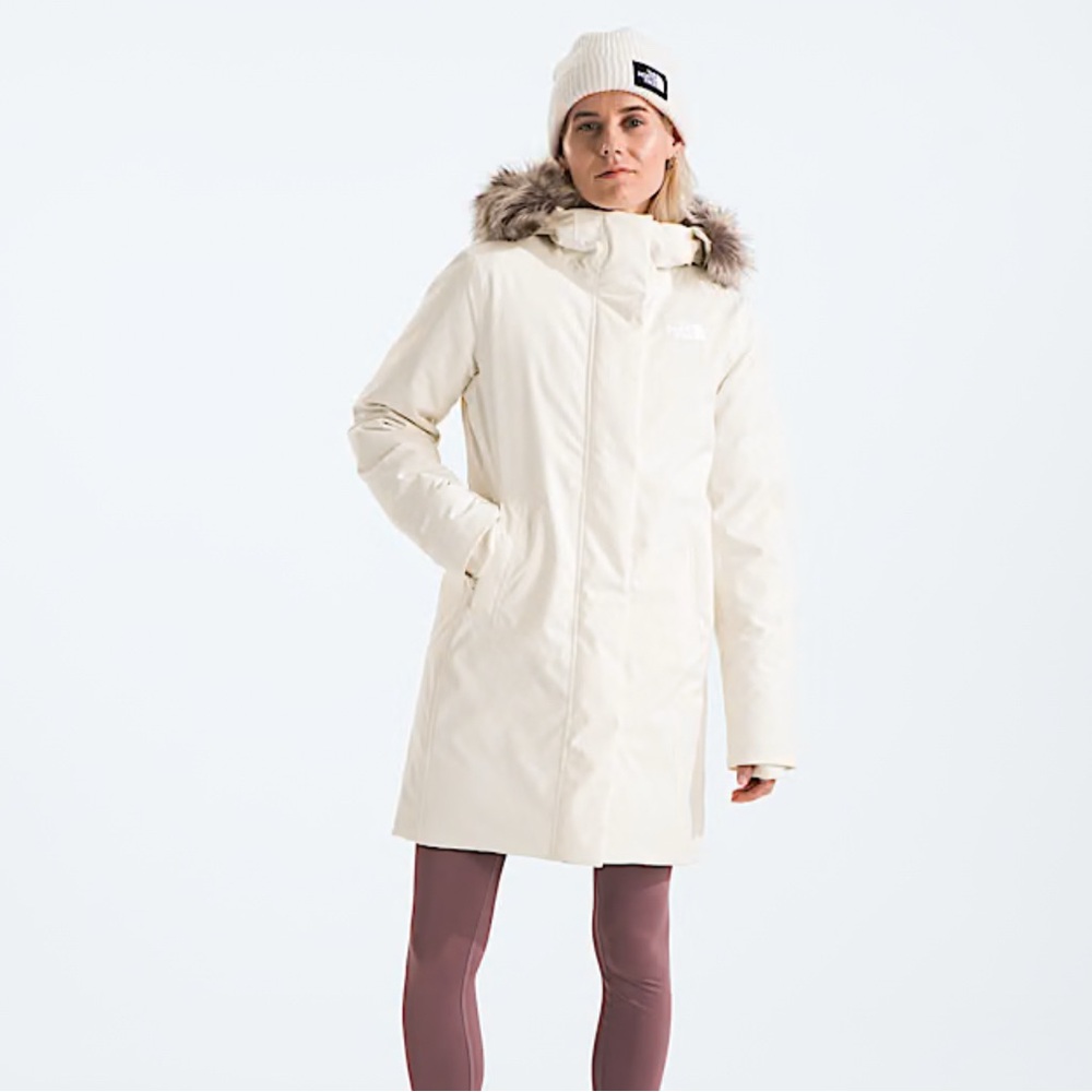 The North Face Women's Winter Jacket. 550 down filled. Warm!